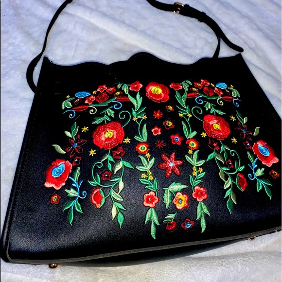 Handbags - Beautiful embroidered purse